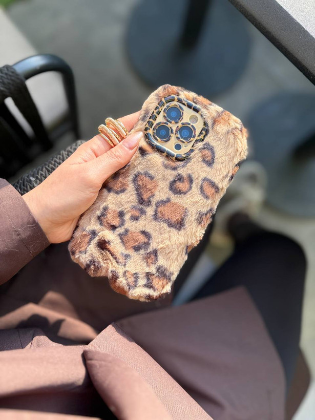 قاب گوشی پشمالو پلنگی آیفون